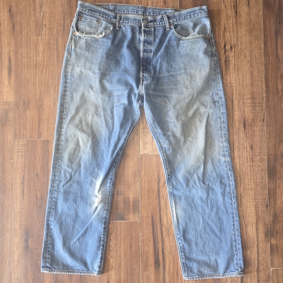 Levi 501 Jeans - Picture 3 of 5
